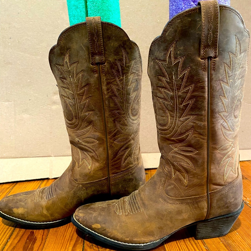 ARIAT W-8 Brown Authentic leather cowgirl boots NWOB NEVER WORN